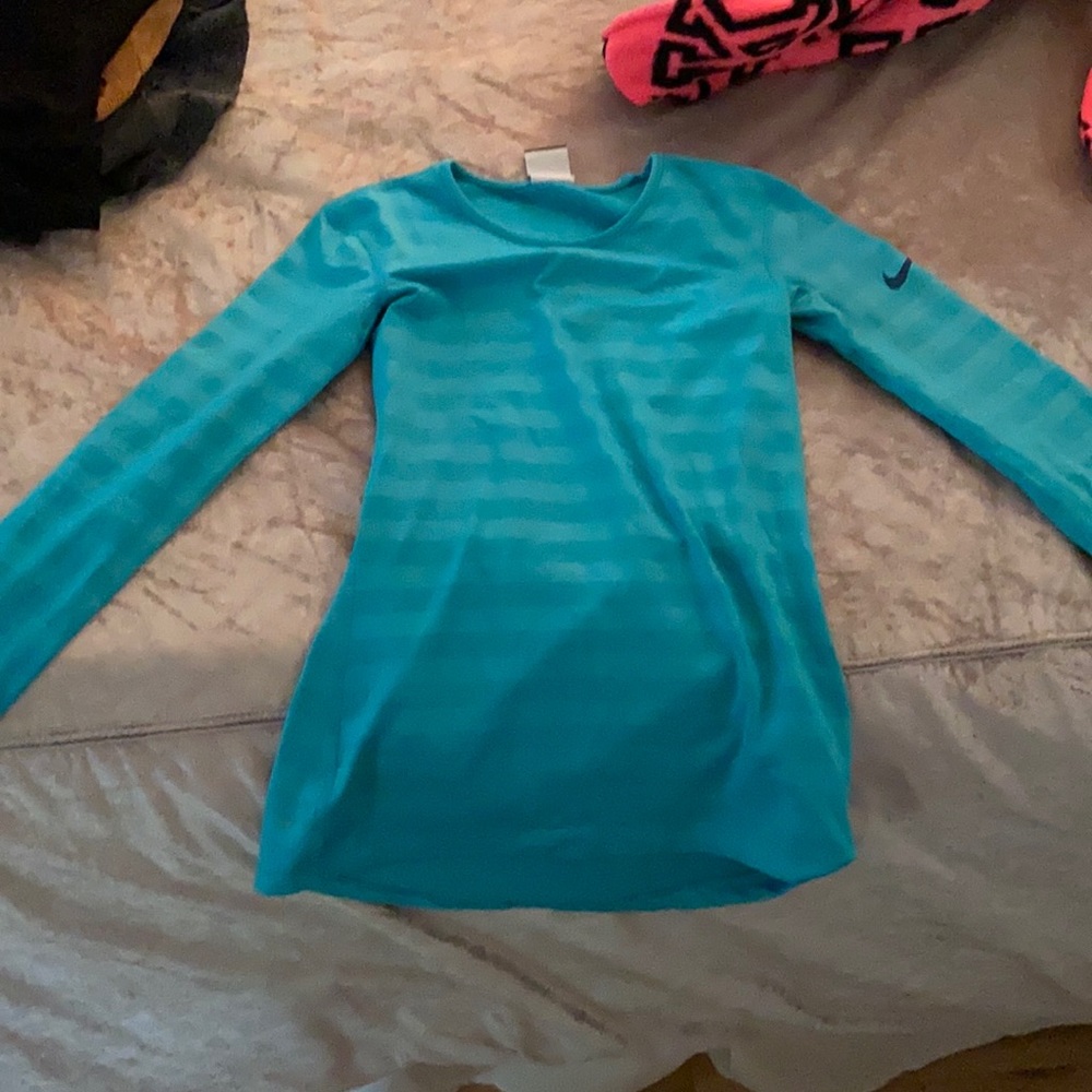 Long sleeve fleece lined athletic top